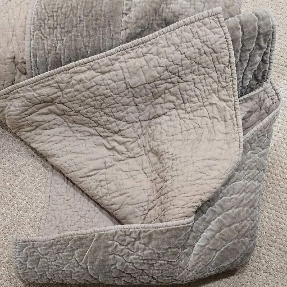 Pottery Barn‎ Patchwork Quilt in Gray, Lavender, and Beige